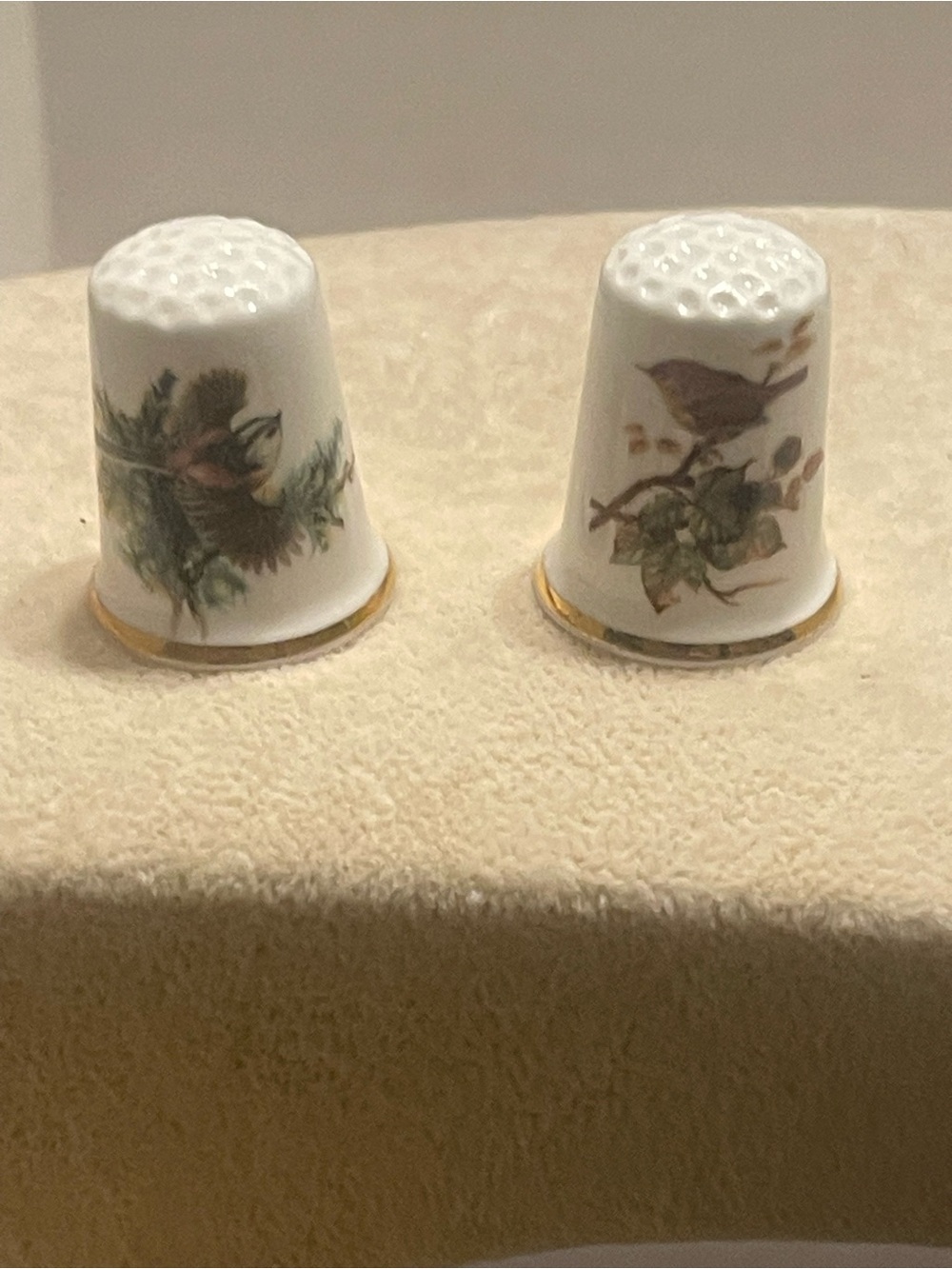 Porcelain Bird Thimble Set with Gold Trim - White
